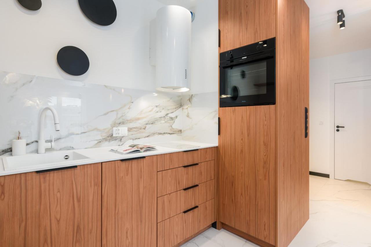 Wilczak Apartment With Free Garage Poznan By Noclegi Renters Екстериор снимка