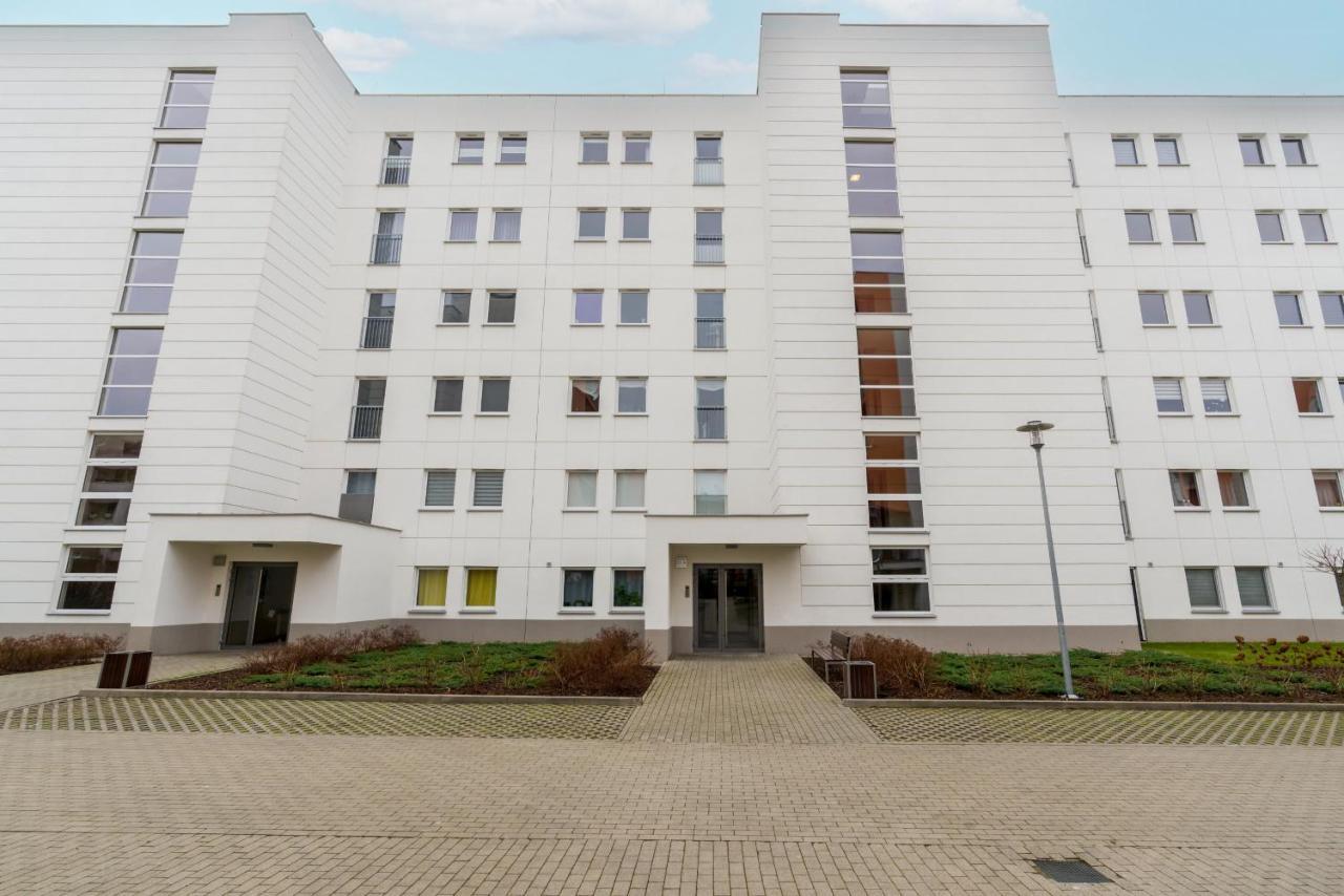 Wilczak Apartment With Free Garage Poznan By Noclegi Renters Екстериор снимка